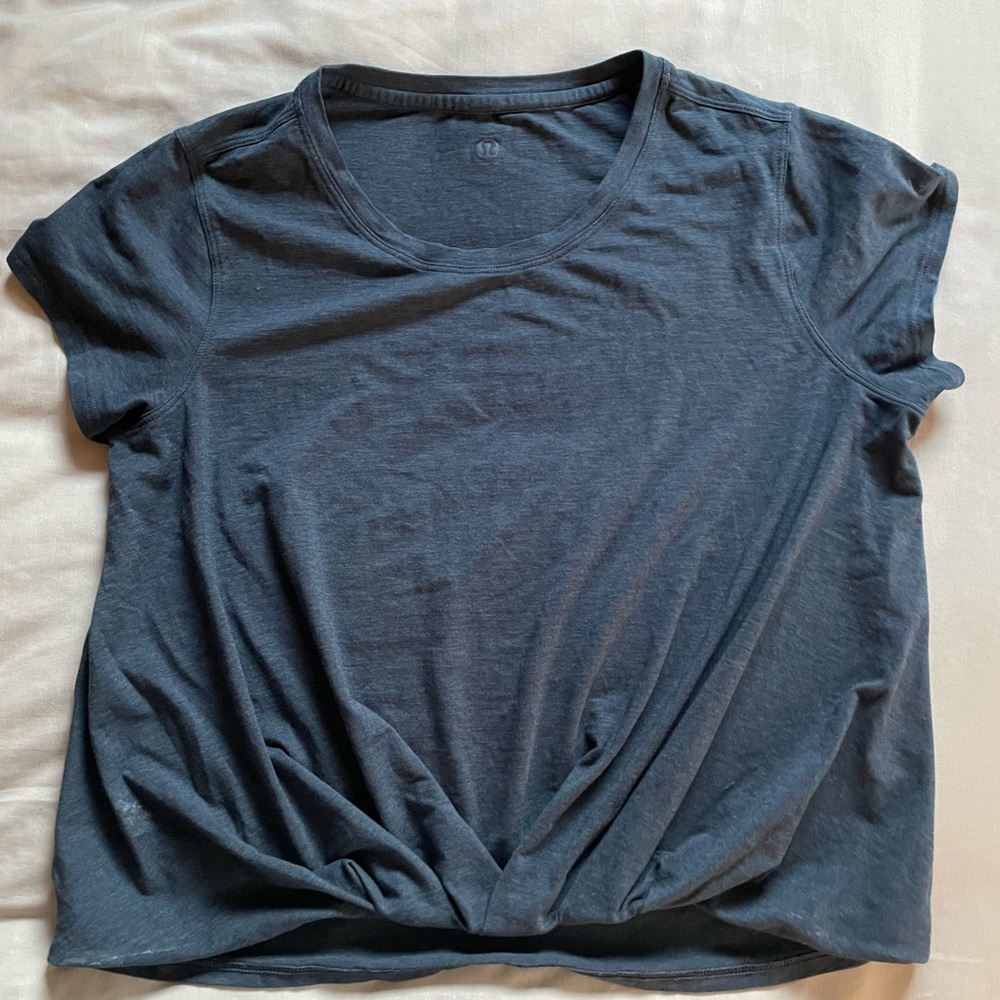 Lululemon Pleats and Thank You SS Size 4 Color Teal/blue